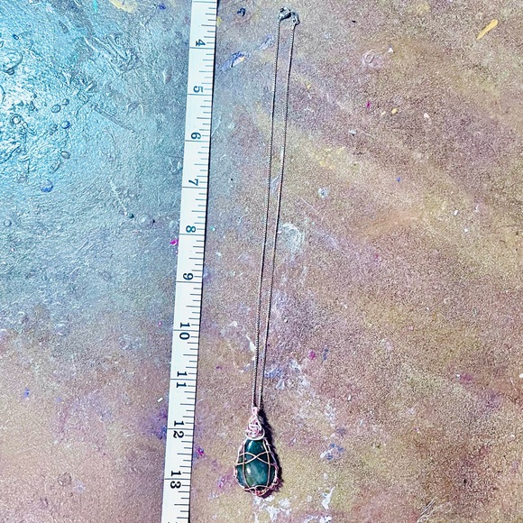 Mesmerizing Mixed Metal Rainbow Labradorite Necklace - Picture 9 of 12